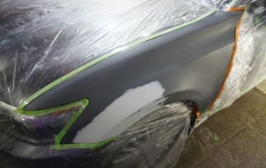 Come verniciare la carrozzeria dell'auto con una sfumatura di colore uniforme: istruzioni passo passo con legante di base