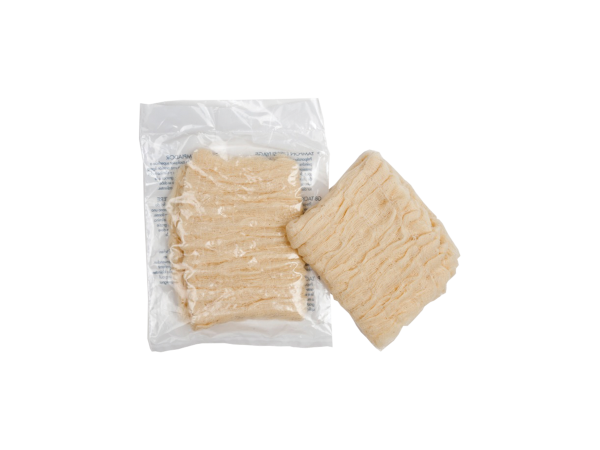 Antistatic painter's cloth for preparing for painting a car