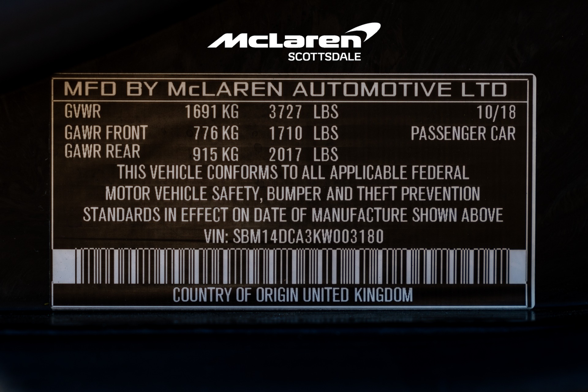 McLaren Lackcode-Aufkleber am Fahrzeug &ndash; finden Sie Ihren genauen Farbton.