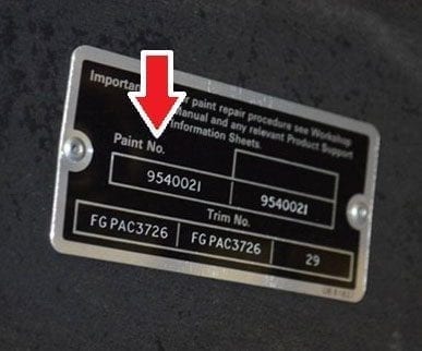 Rolls-Royce Farbcode-Etikett am Fahrzeug &ndash; finden Sie Ihren exakten Farbton.