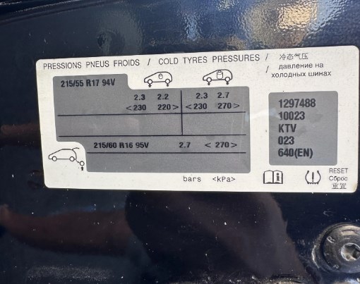 Citro&euml;n Lackcode am Fahrzeug &ndash; finden Sie Ihre genaue Farb&uuml;bereinstimmung.