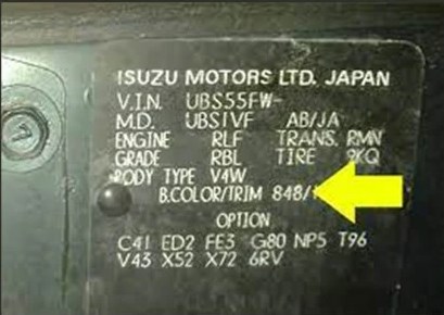 ISUZU Lackcode-Aufkleber am Fahrzeug &ndash; finden Sie Ihre genaue Farb&uuml;bereinstimmung.