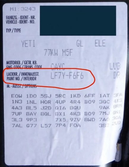 SKODA Farbcode-Etikett am Fahrzeug &ndash; finden Sie Ihre exakte Farb&uuml;bereinstimmung.